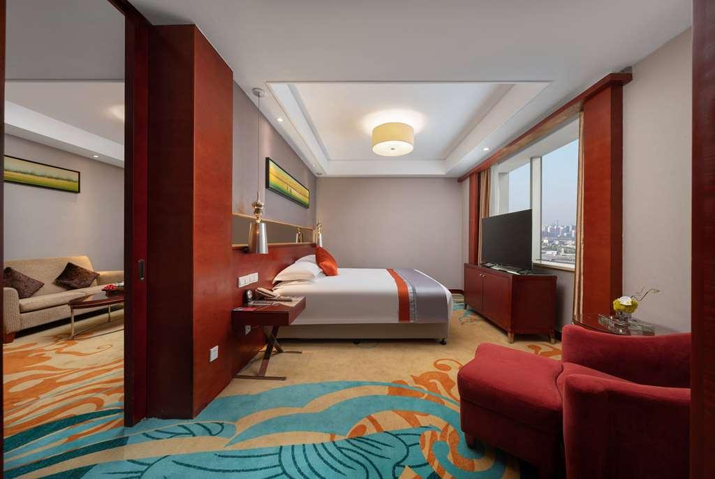 Ramada Zibo Hotel Room photo