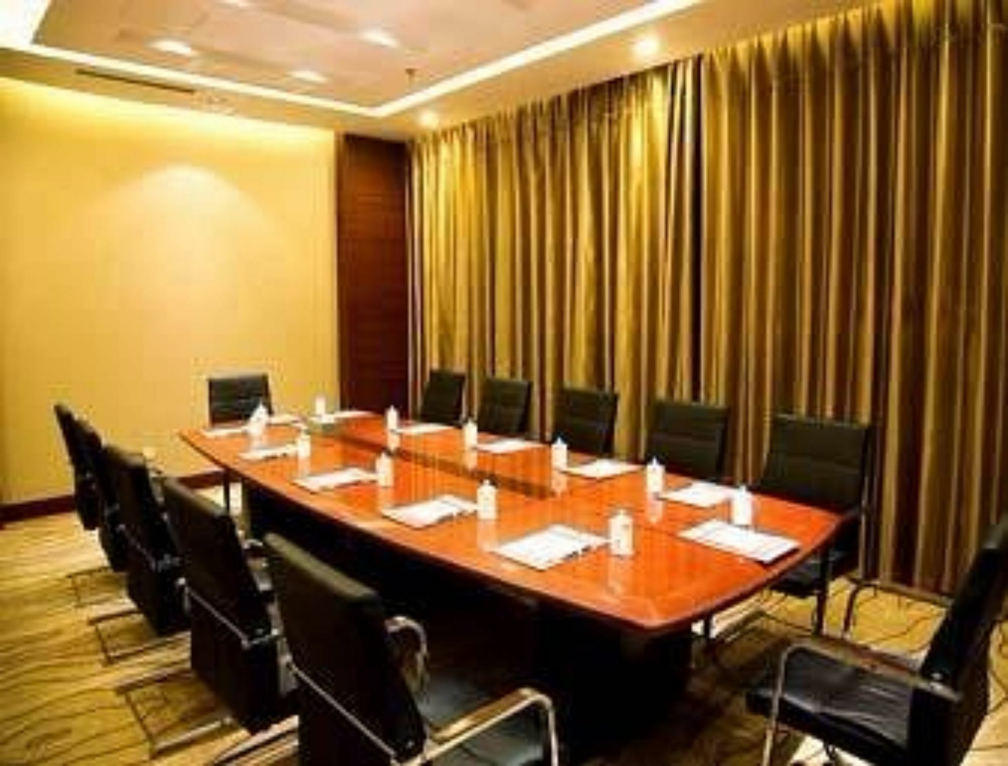 Ramada Zibo Hotel Exterior photo
